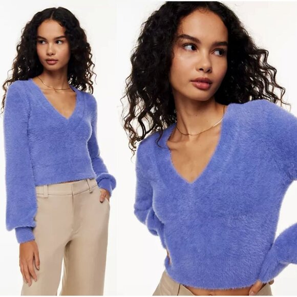 ARITZIA SUNDAY BEST Kitten V-neck Fuzzy Cropped Sweater in Peri Purple Size M - Picture 1 of 9